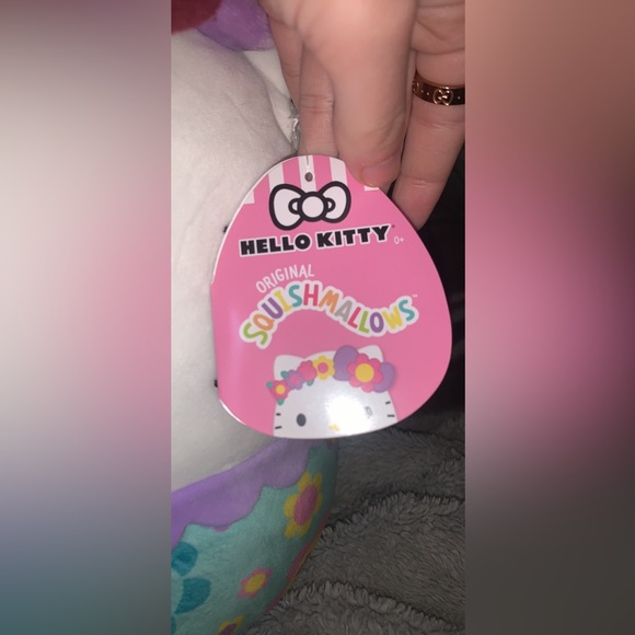 Hello kitty flower girl 12”squishmallow!💐🌸🌺 - Picture 4 of 4
